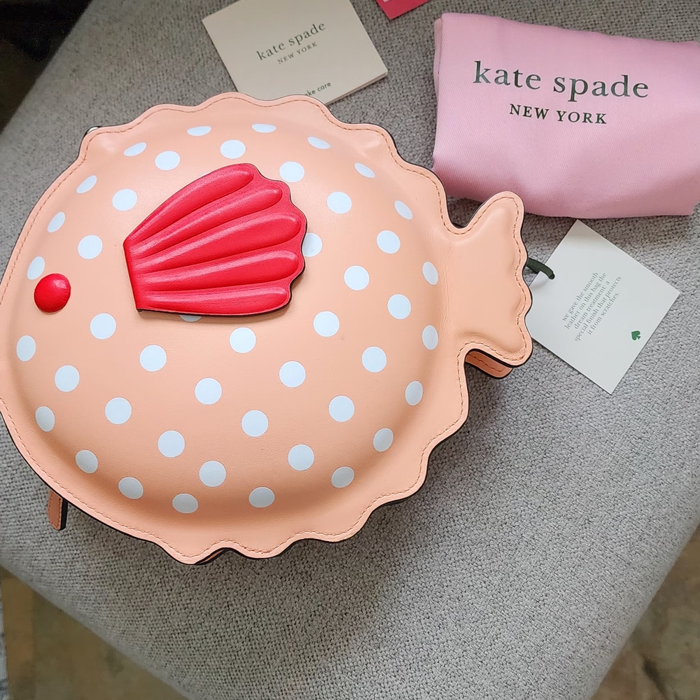 Kate Spade Peach Scallop-Trim Puffer Fish Bag